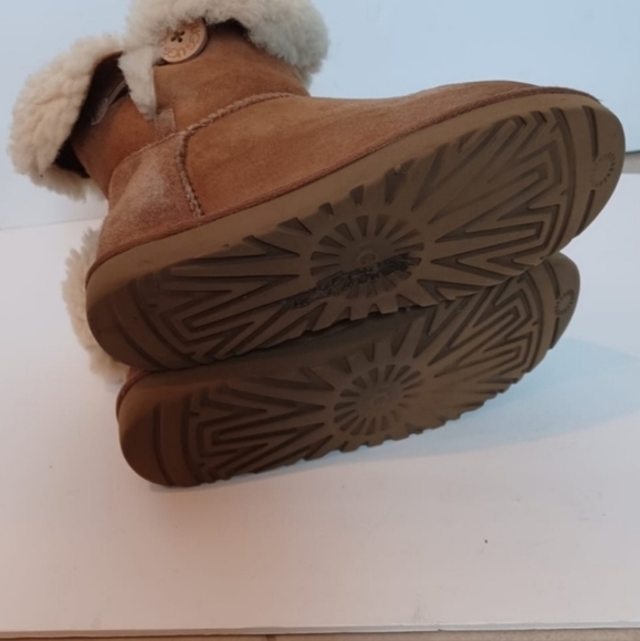 UGG BAILEY BUTTON chestnut - Picture 4 of 5